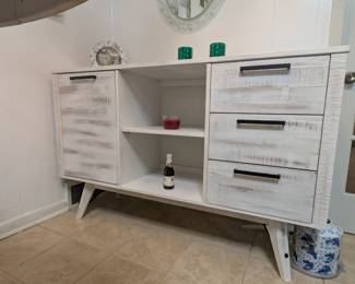 SERVING TABLE $200