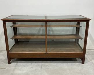 Display Case with 2 Wooden Shelves and Glass Doors