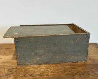 Wooden Slide Lid Box in Old Paint