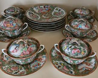 Vtg RARE Famille Rose Medallion Handled Lidded Cream Soup/Tea Cup & Saucer 6 Place Settings 