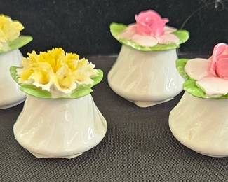 Capodimonte Porcelain Vtg Flower Salt & Pepper Shakers