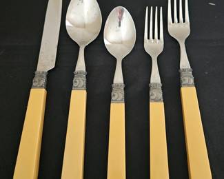 60 PC Vtg Argent Orfevres Yellow Plastic Handle Sofia Stainless Steel Flatware