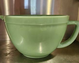 Anchor Hocking Fire King 2000 Jadeite Measuring Bowl With Handle Spout 2.5 Quart