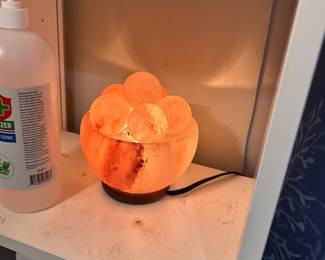 Exquisite crystal lamp with dimming feature