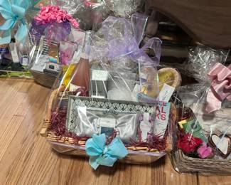 Ultimate spa gift basket