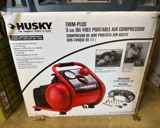 125 Husky3GallonOilFreePortableAirCompressor18PieceAccessory