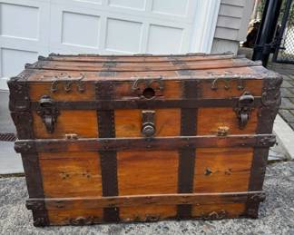 116 AntiqueEJGumCoSteamerTrunkRusticWoodenStorageChest