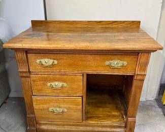121 AntiqueOakWashstand3DrawerOpenStorageCompartment