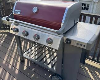 136 WeberGenesisIIPremiumGasGrilliGrill3ReadywSideTables