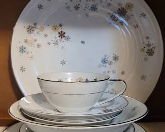 Noritake china, 6 piece place setting, with platter, serving bowl, cream and sugar, gravy boat