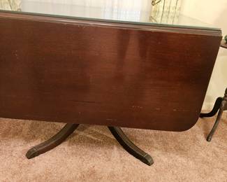 Duncan Phyfe Mahogany Drop Leaf Dining Room Table