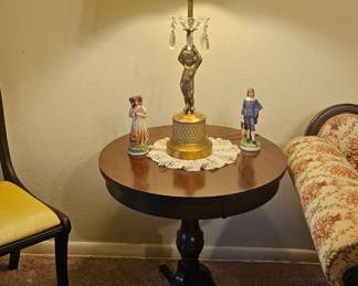 Mahogany Antique Pedestal Side Table