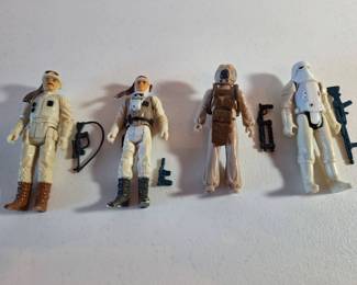 Luke Skywalker Hoth 1980 And Other Action Figures with their weapons