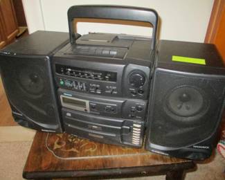 Magnavox Stereo System