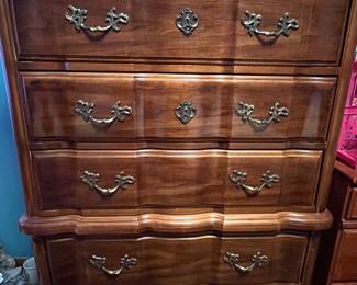 Bassett chest of drawers