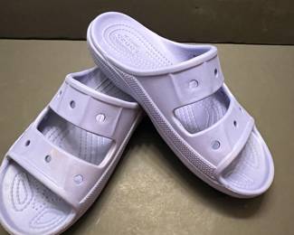 crocs