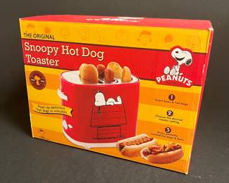 Snoopy hot dog toaster