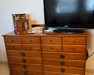 Tennessee Furniture Industries dresser