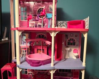Barbie playhouse 
