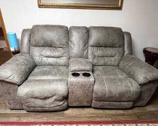 manual reclining loveseat