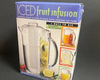 Fruit infusion pitcher
