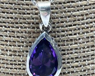 Sterling Silver and Amethyst Necklace 18in, 3.45g