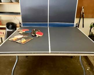 SportCraft Ping-Pong Table with Paddles and Balls