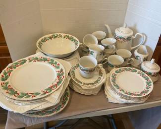 Super Sango Christmas China Set
