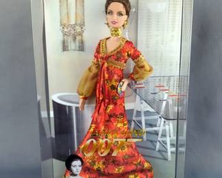 Mattel Black Label Barbie Collection James Bond 007 Live And Let Die Solitaire Doll