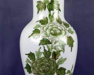 Japanese Porcelain Ornamental Vase