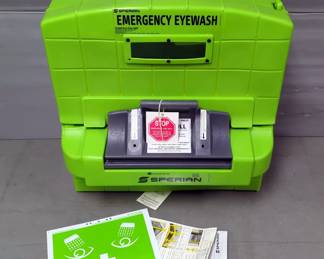 Honeywell Sperian Fendall Pure Flow 1000 Eye Wash Station