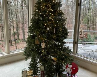 Christmas Tree And Holiday Decor