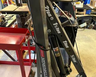 Pittsburgh engine hoist