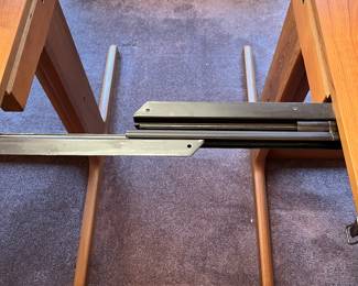 Glides on the table
