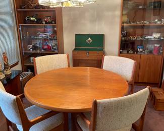 Midcentury round teak table with 2 big leaves and 4 chairs