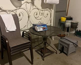 Outdoor table with four chairs and umbrella very good condition 