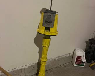 Antique bubblegum machine needs glass piece 