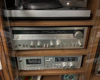 Stereo set w/turntable