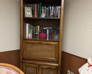 Or of wall bookcases