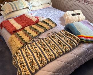 Full size bed w/mattress