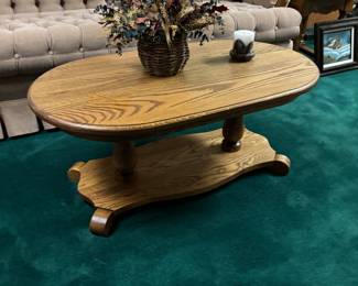 Farmhouse style oak coffee table and pr of end tables like new!