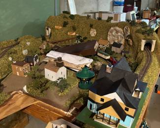 Train set community