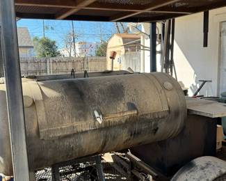 Double Barbecue-smoking trailer