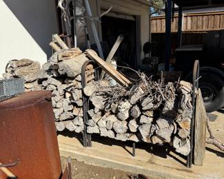 Smoker, wood and wood rack