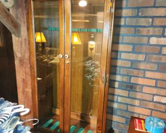 Gun cabinet