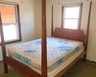 Queen 4 post bed
