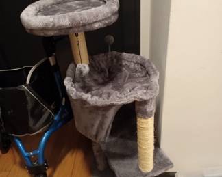 Yunique Cat Condo.