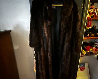 Beaver Fur coat Carson Pirie Scott