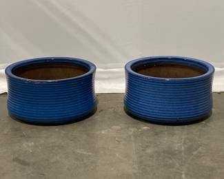 Lot 1528 2 Glazed Ceramic Garden Planter Pots
