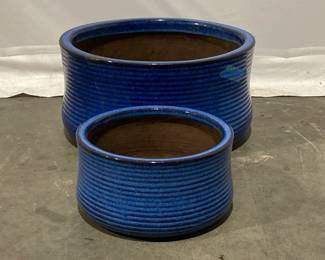 Lot 1527 2 Glazed Ceramic Garden Planter Pots